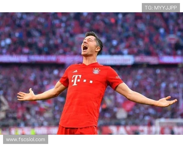 进球,根本停不下来, 这句话已经用来形容莱万很多很多年了 进球,根本停不下来, 这句话已经用来形容莱万很多很多年了